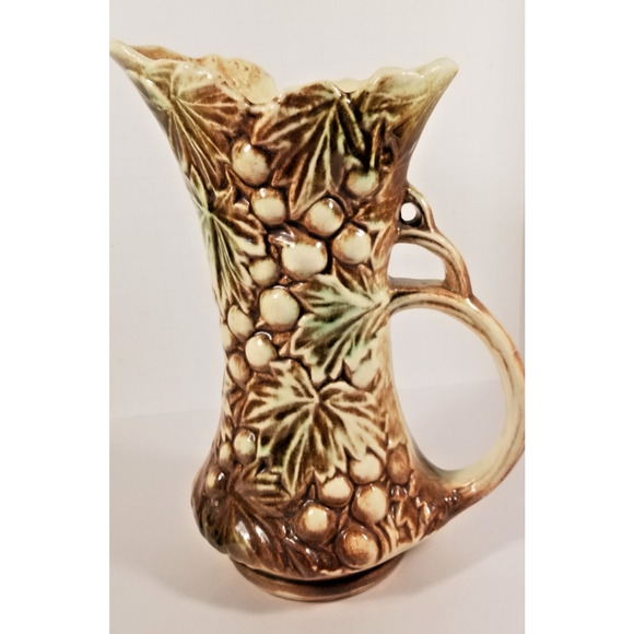 Dreamy Vintage McCoy Grapevine Pitcher Vase – Earthy Green & Brown Glaze, 9½ - Picture 8 of 8